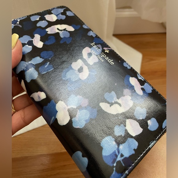 Kate Prade wallet - Picture 3 of 13